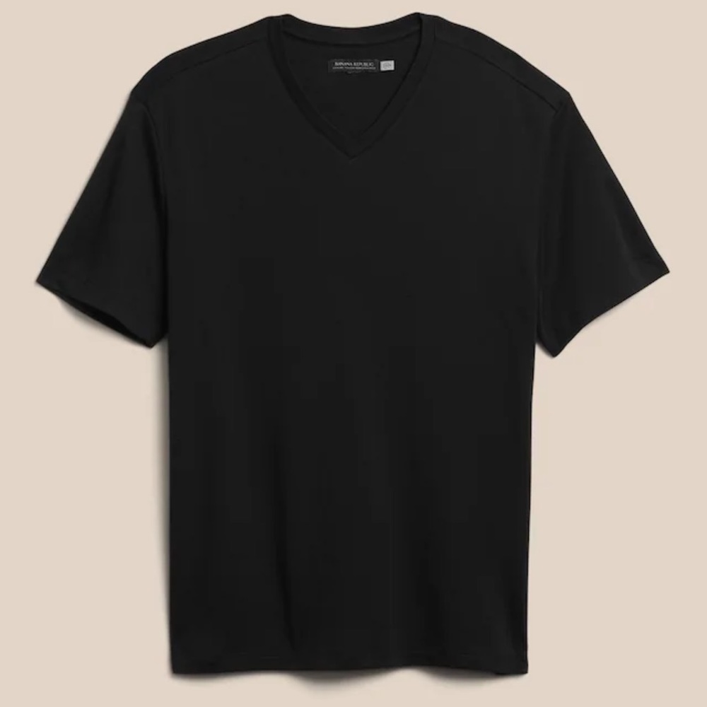 NWT TWO (2) Banana Republic Men’s Luxe Touch V-Neck T-Shirts Size XL